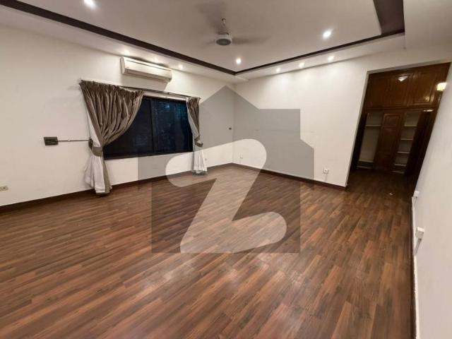 House available for rent in e7 on prime location with big drawing room and tv lounge e 7