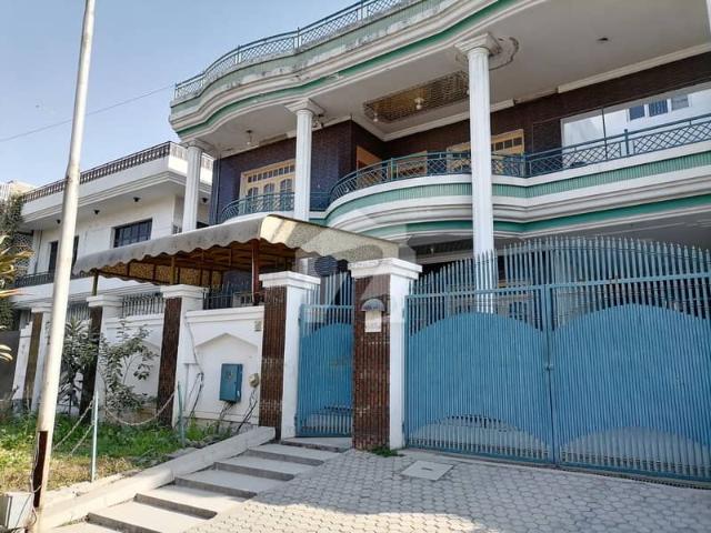HOUSE Available For Rent IN I 8