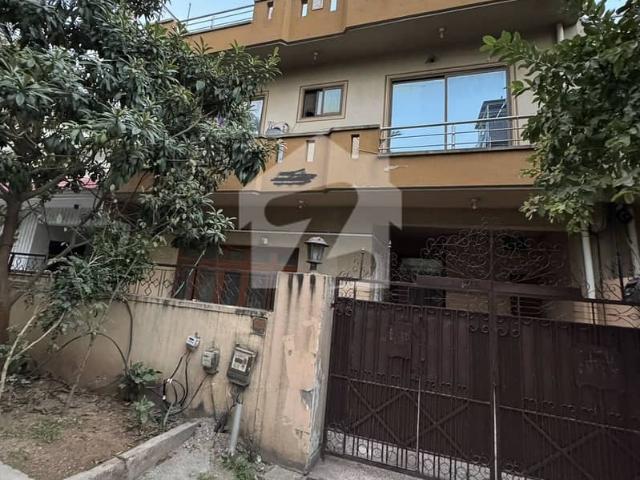 House Available For Sale In G 10/4