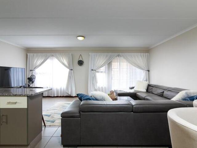 House Barbeque Downs Gauteng LS67606597