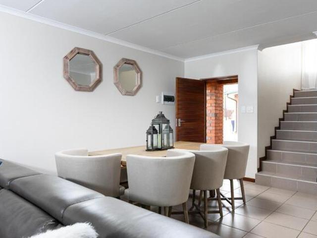House Barbeque Downs Gauteng LS67606608