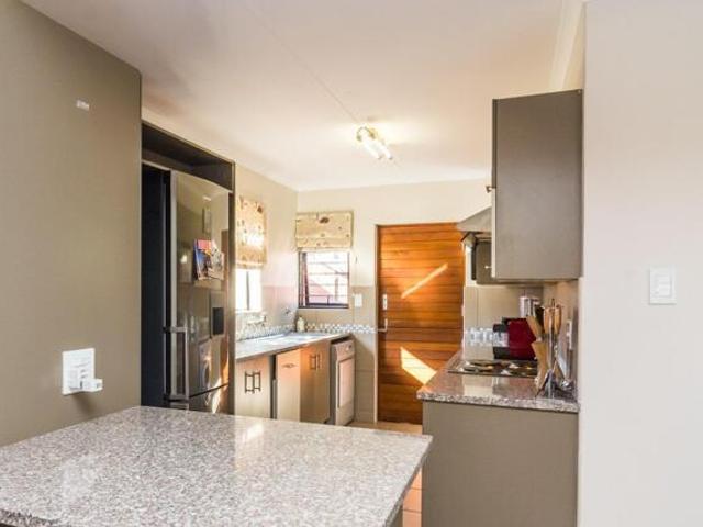 House Barbeque Downs Gauteng LS67606609