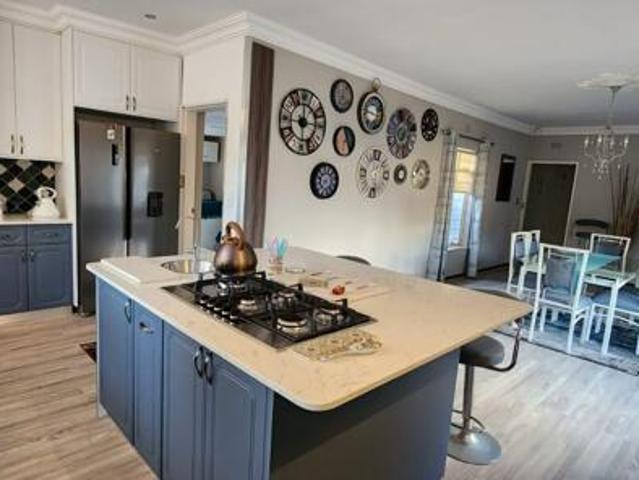 House Bosmont Gauteng 67606843