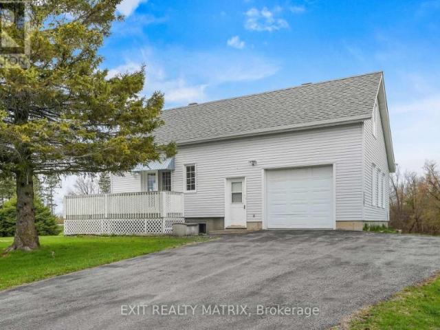 House Champlain ON 101986457
