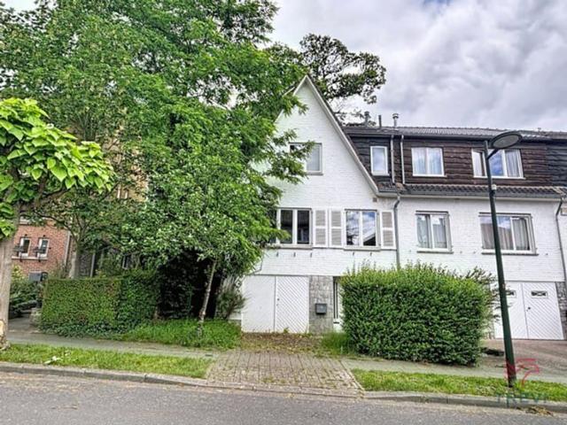 House close to Chant d’Oiseau