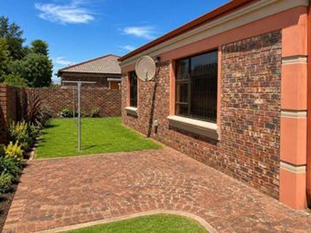 house close to schools and shops