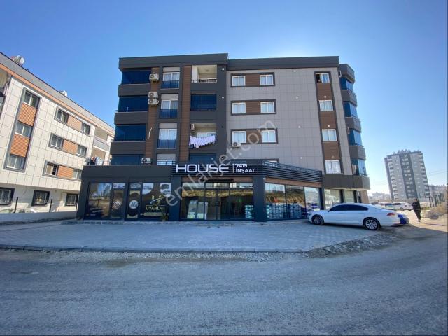 House’dan Ergenekon Mahallesinde Satılık Dükkan