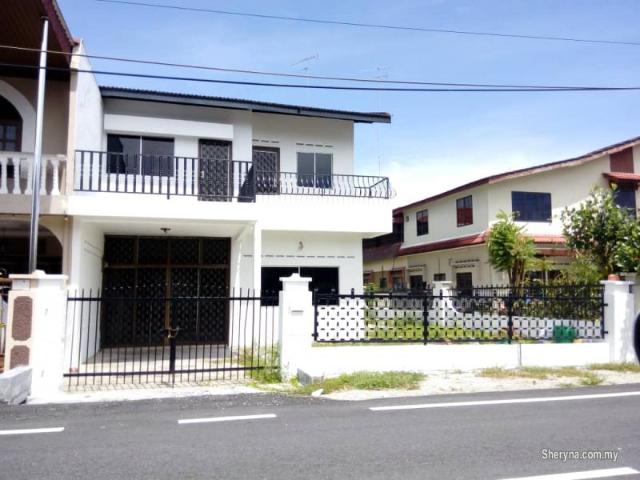 house double storey semi d at jln sg abong. muar