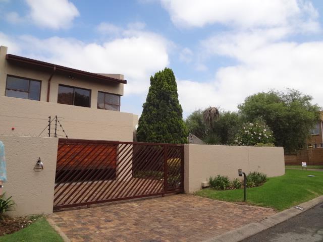 House Eden Glen Gauteng 67606463