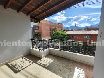 house en arriendo CR 64 B 75 A 42 CA PISO 3 ATRAS DE COLANTA