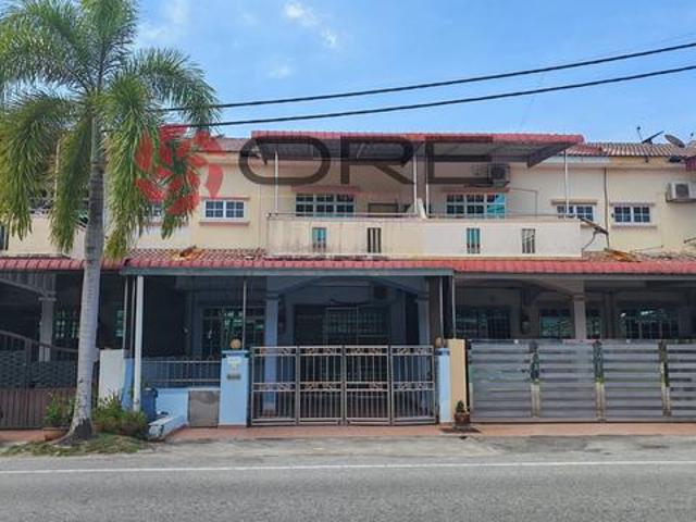 House Facing Main Road at Taman Samudera Seri Manjung For Sale