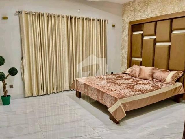 House For Grabs In 10 Marla Lahore