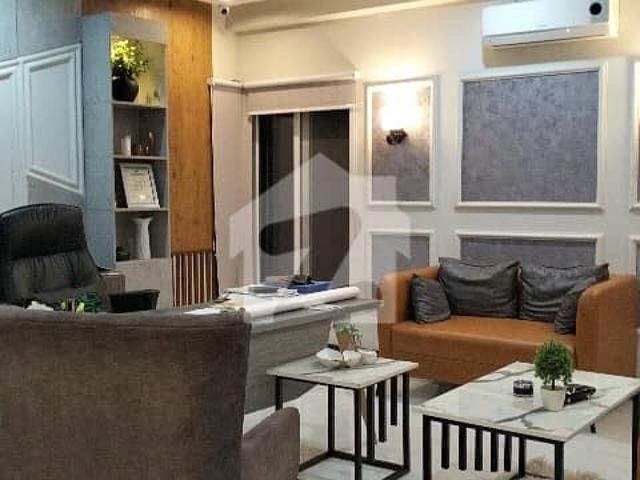 House For Grabs In 1 Kanal E 11