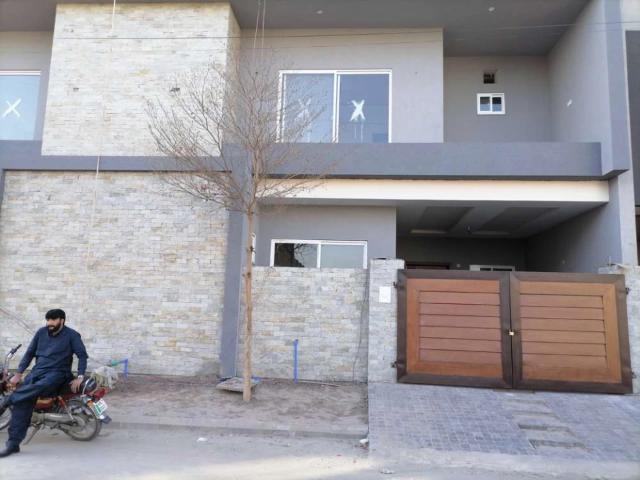 House for sale 4.5 marla Block B eden exective Faisalabad ID 65831
