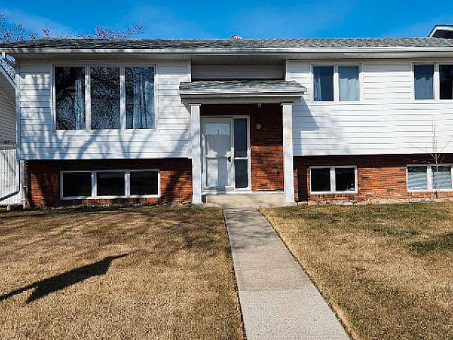 House For Sale 5822 54st Vegreville