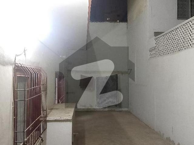 House For Sale 2 Side Corner 240 Sqyd Yaseenabad