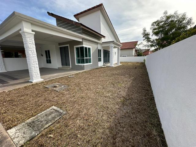 House For Sale At Klebang Mewah