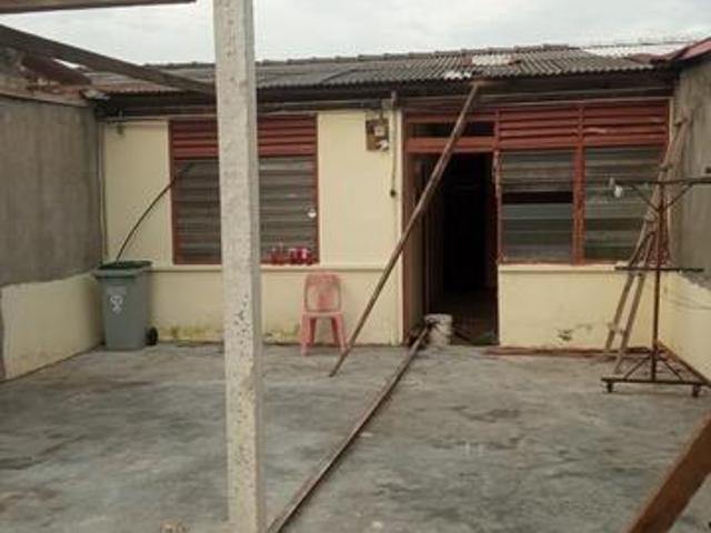 House For Sale At Rumah Rakyat Peringkat 2 Bahau Negeri Sembilan