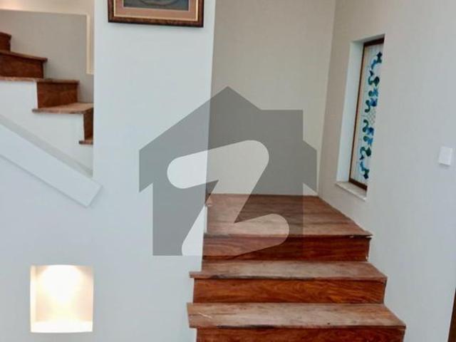 House For Sale D 12/1 D 12