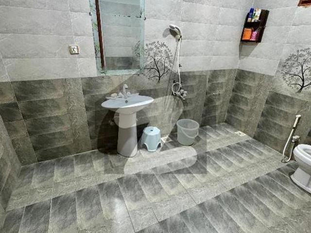Gorgeous 400 Square Yards House For sale Available In Gulistan e Jauhar Block 12