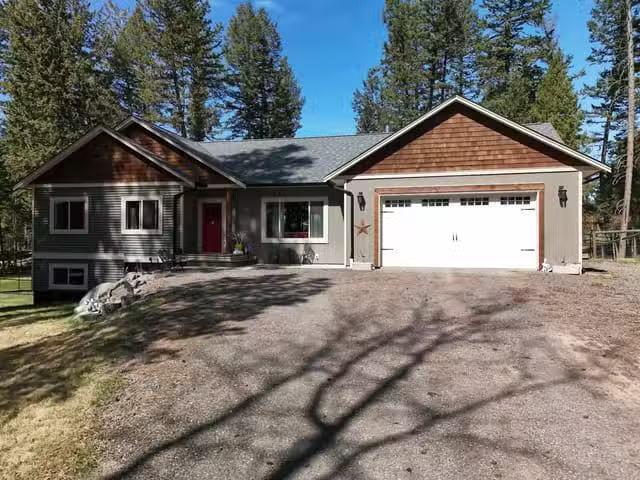 House for sale in 100 Mile House, 100 Mile House, 5356 Annaham.