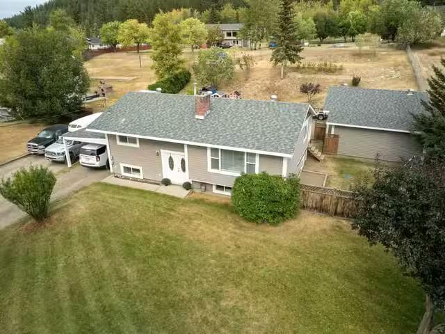 House for sale in 100 Mile House, 100 Mile House, 5665 Horse L.