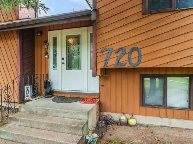 House for sale in 100 Mile House, 100 Mile House, 720 Cariboo.