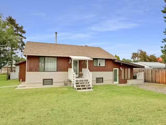 House for sale in 100 Mile House, 100 Mile House, 330 Cedar Av.