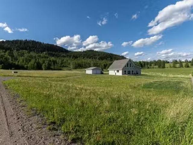 House for sale in 100 Mile House, 100 Mile House, 3963 Canimvi.