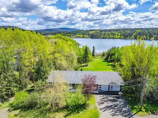 House for sale in 108 Mile Ranch, 100 Mile House, 4715 Parker.