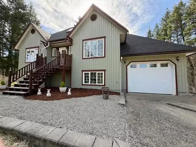 House for sale in 108 Mile Ranch, 100 Mile House, 4745 Anzeeon.