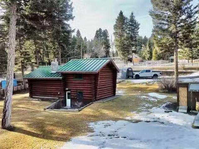 House for sale in 108 Mile Ranch, 100 Mile House, 4895 Meesquo.
