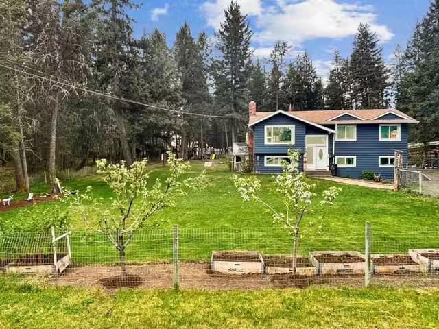 House for sale in 108 Mile Ranch, 100 Mile House, 5047 Easzee.