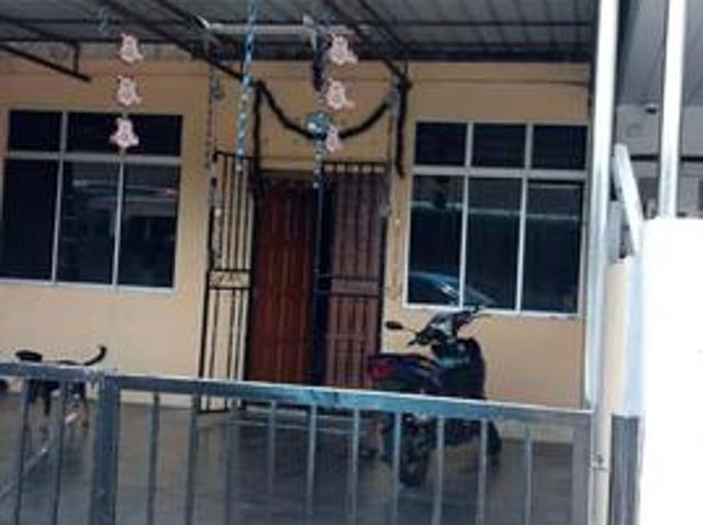 House for sale in Taman MerakSimpang Ampat