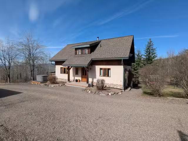 House for sale in Telkwa, Smithers And Area, 8839 Bluff Road.