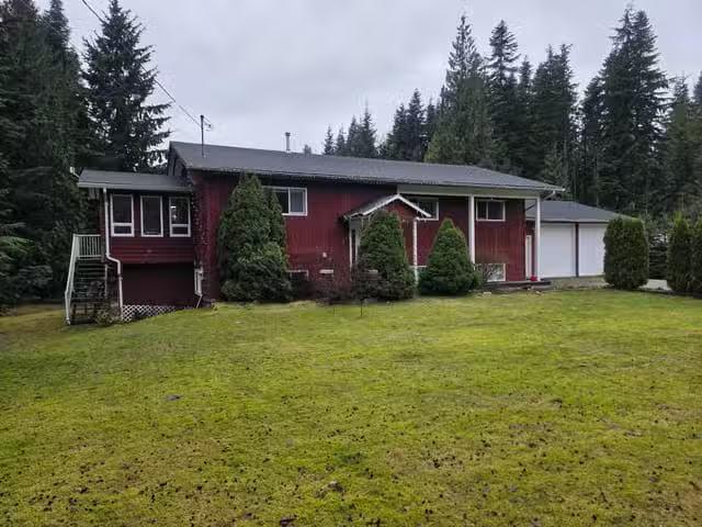 House for sale in Terrace, Terrace, 2421 Kroyer Avenue, 263113.