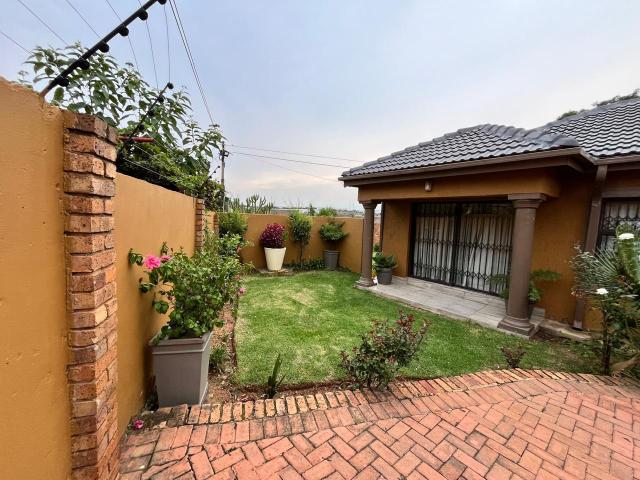 House For Sale in The Reeds Ext 10