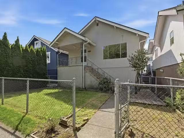 House for sale in Vancouver, Vancouver East, 1016 E 18th Avenu.