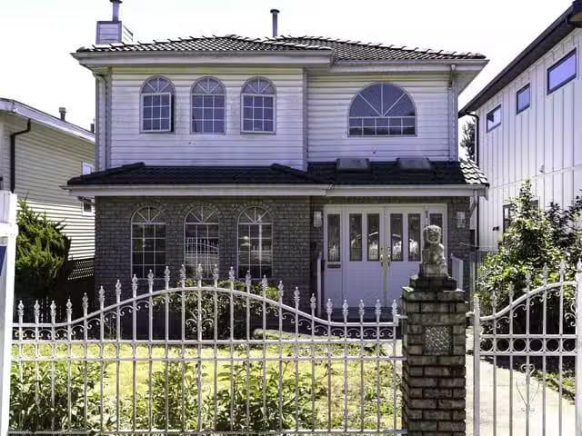 House for sale in Vancouver, Vancouver East, 1266 E 63rd Avenu.