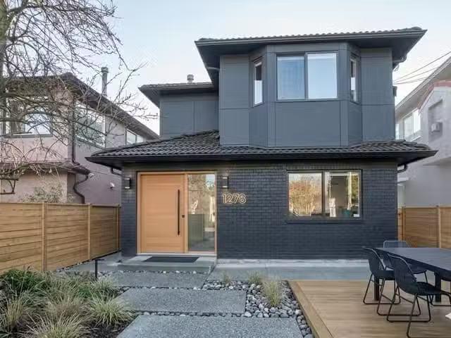 House for sale in Vancouver, Vancouver East, 1278 E 13th Avenu.
