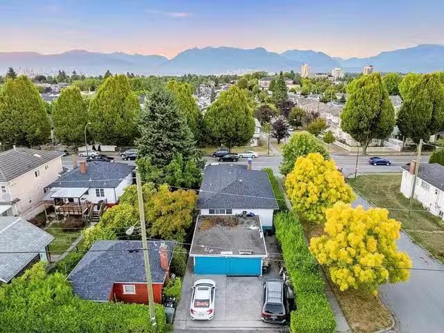 House for sale in Vancouver, Vancouver East, 1294 E 33rd Avenu.