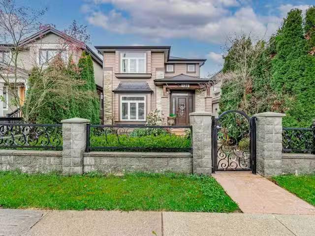 House for sale in Vancouver, Vancouver East, 136 E 59th Avenue.