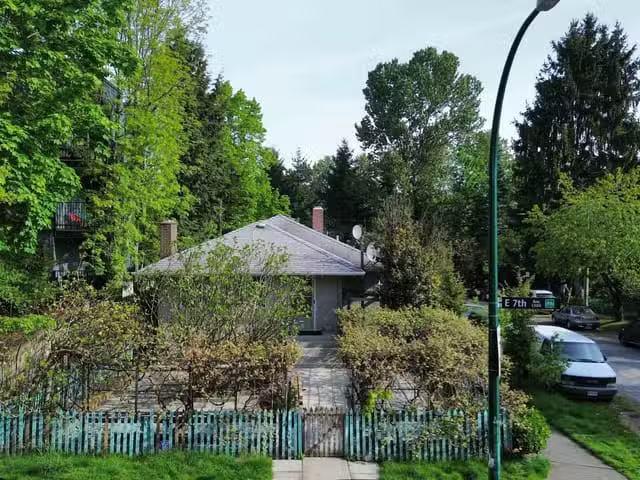 House for sale in Vancouver, Vancouver East, 1385 E 7th Avenue.