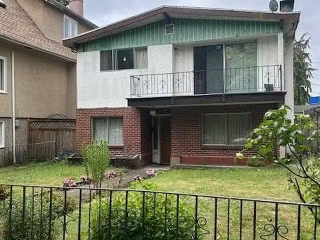 House for sale in Vancouver, Vancouver East, 1320 E 11th Avenu.