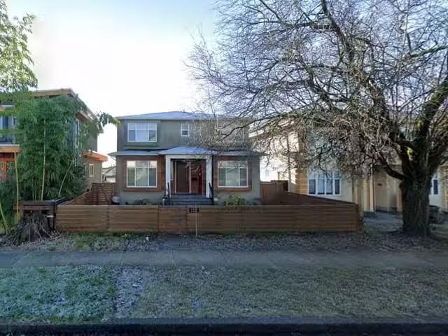 House for sale in Vancouver, Vancouver East, 1458 E 60th Avenu.