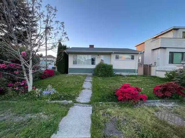 House for sale in Vancouver, Vancouver East, 1419 E 30th Avenu.
