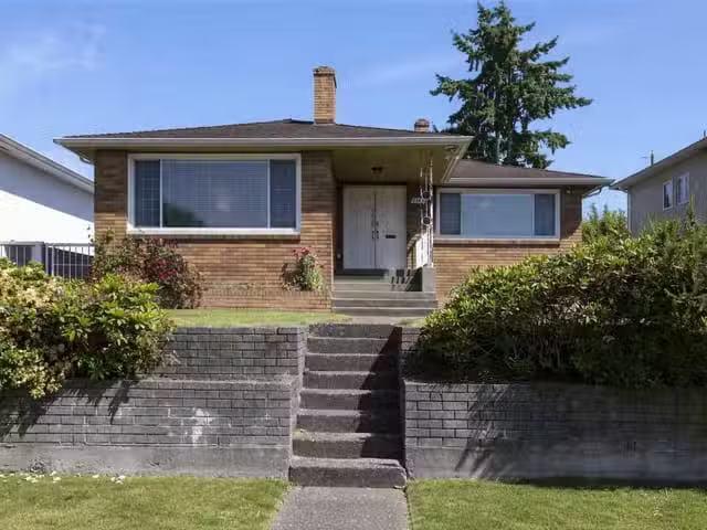 House for sale in Vancouver, Vancouver East, 1563 E 59th Avenu.