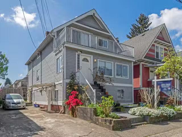 House for sale in Vancouver, Vancouver East, 166 E 24th Avenue.