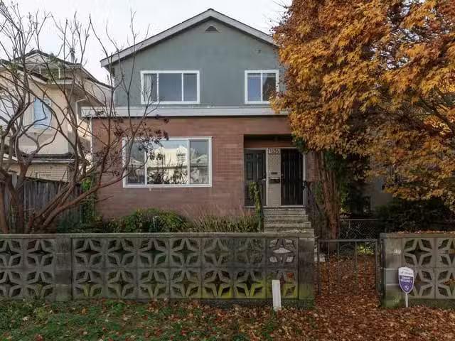 House for sale in Vancouver, Vancouver East, 1636 Frances Stre.