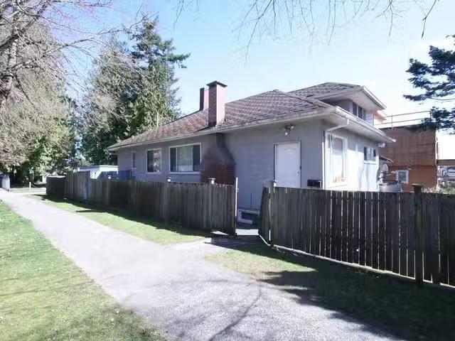House for sale in Vancouver, Vancouver East, 1807 E 38th Avenu.
